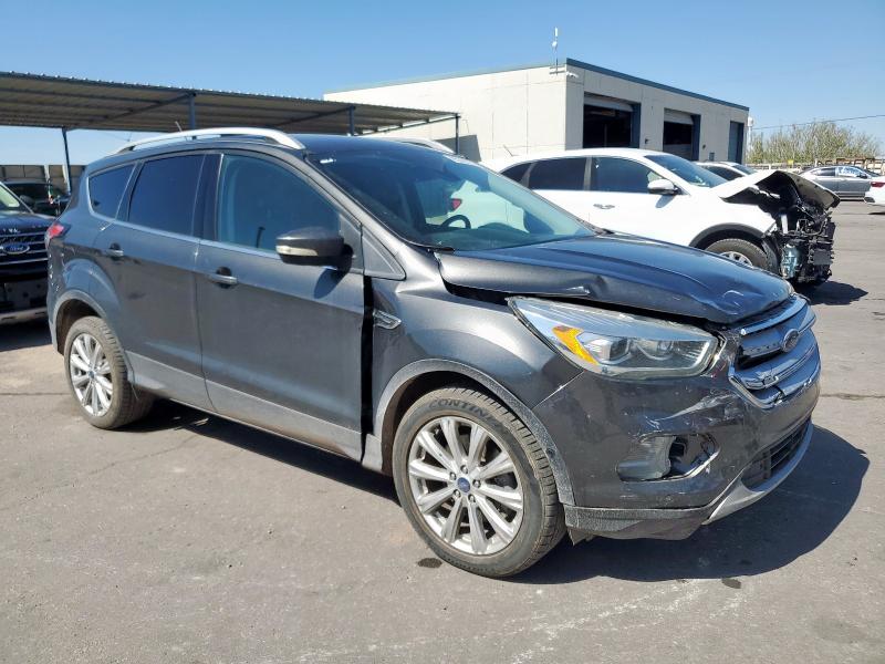 1FMCU0J98JUB12985 - 2018 FORD ESCAPE TITANIUM ნაცრისფერი ფოტო 4