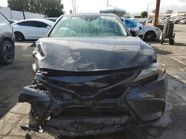 4T1T11AK1NU656123 - 2022 TOYOTA CAMRY SE შავი ფოტო 5