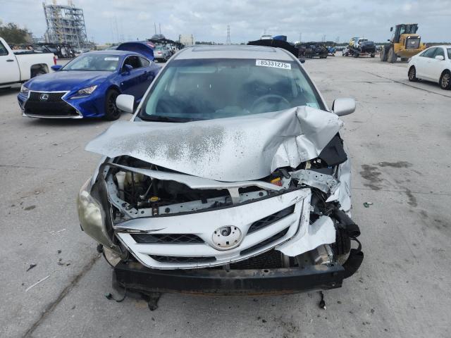 2T1BU4EE8CC889780 - 2012 TOYOTA COROLLA BASE Сріблястий фото 5