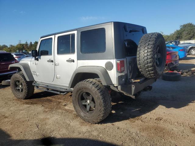 1J4BA3H13AL109809 - 2010 JEEP WRANGLER U SPORT Күміс фото 2