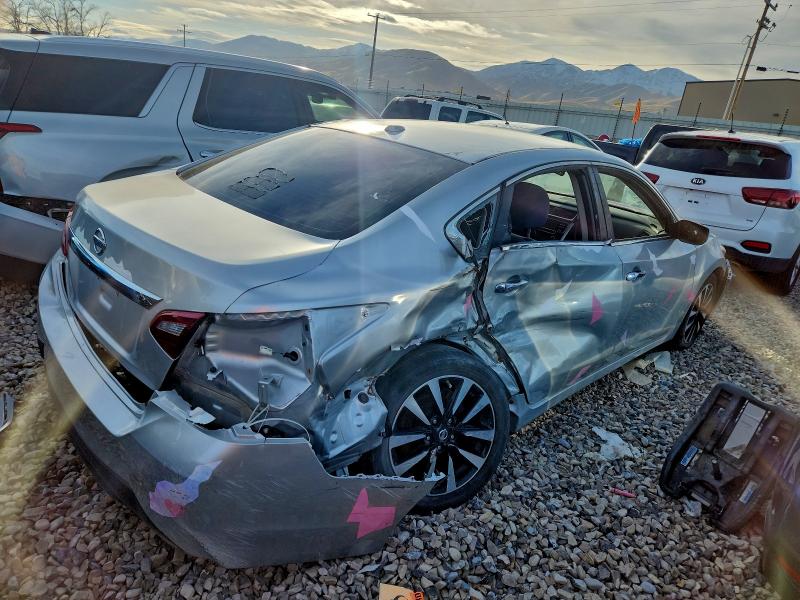 1N4AL3AP4JC110029 - 2018 NISSAN ALTIMA 2.5 SILVER photo 3