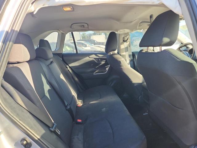 2T3H1RFV6LC049714 - 2020 TOYOTA RAV4 LE SILVER photo 11