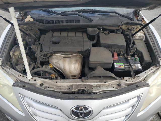 4T1BF3EK3BU606810 - 2011 TOYOTA CAMRY BASE SILVER photo 11