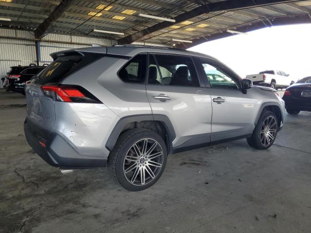 JTMH1RFVXKD507071 - 2019 TOYOTA RAV4 LE 银色 照片 3