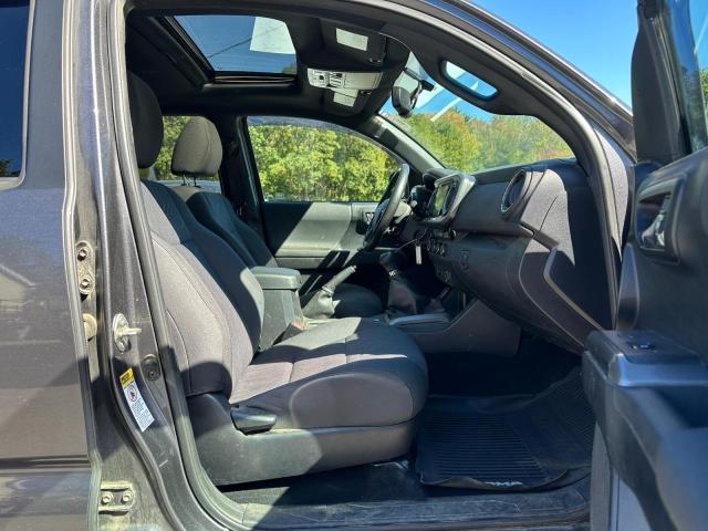 5TFCZ5AN0HX083989 - 2017 TOYOTA TACOMA DOUBLE CAB BLACK photo 8