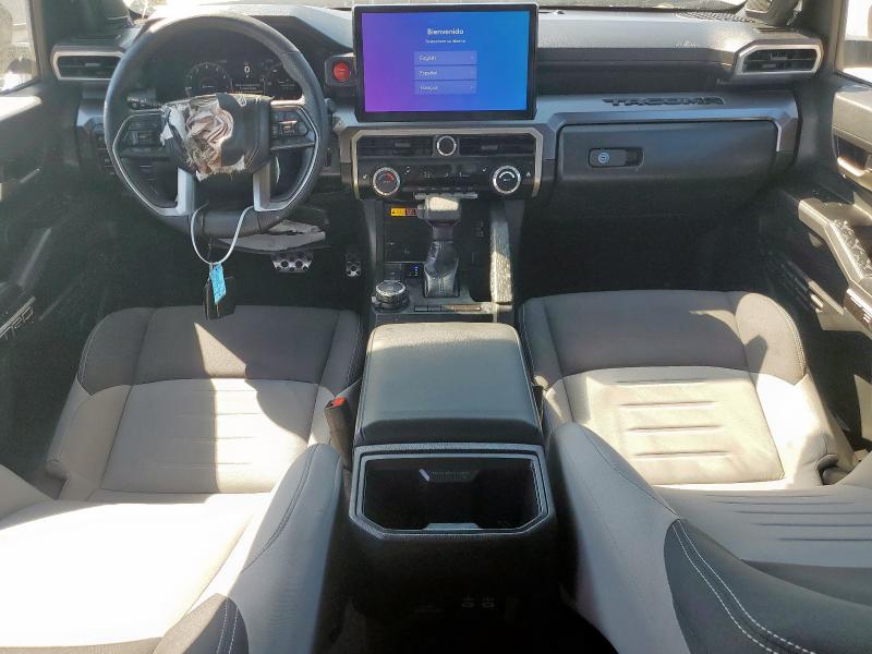 3TMLB5JN3SM114928 - 2025 TOYOTA TACOMA DOUBLE CAB BLACK photo 8