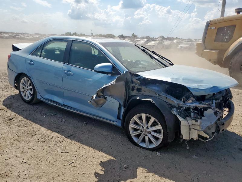 4T1BK1FK9CU517386 - 2012 TOYOTA CAMRY SE 蓝色 照片 4