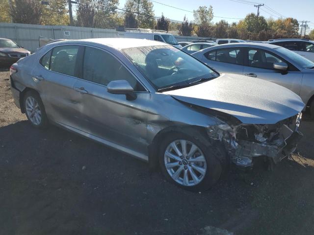 4T1B11HK7JU654274 - 2018 TOYOTA CAMRY L 银色 照片 4