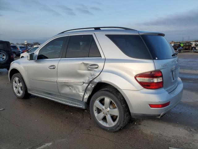 4JGBB8GB3BA673236 - 2011 MERCEDES-BENZ ML 350 4MATIC SILVER photo 2