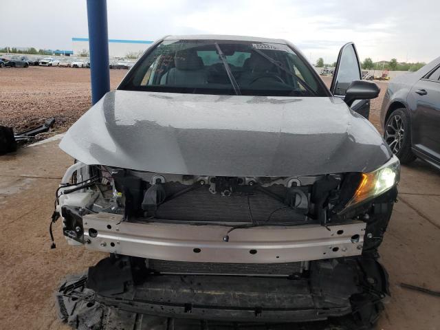 4T1C11AK2PU164803 - 2023 TOYOTA CAMRY LE SILVER photo 5