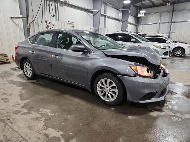 3N1AB7AP9JY260345 - 2018 NISSAN SENTRA S 灰色 照片 4