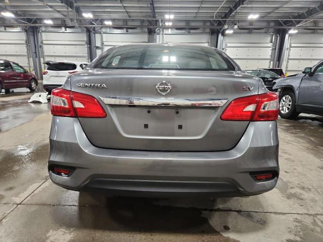 3N1AB7AP9JY260345 - 2018 NISSAN SENTRA S 灰色 照片 6