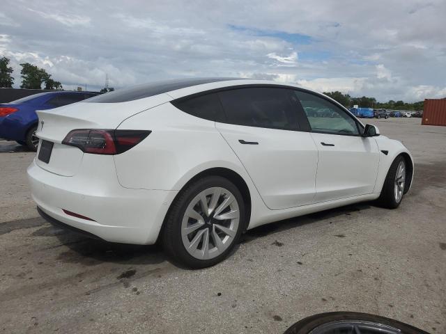 5YJ3E1EA5NF348293 - 2022 TESLA MODEL 3 WHITE photo 3