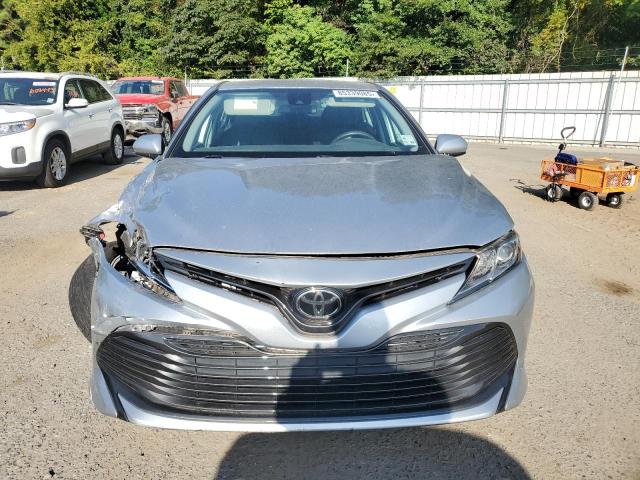4T1B11HK8KU165352 - 2019 TOYOTA CAMRY L SILVER photo 5