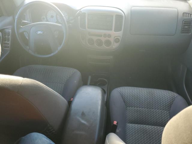 1FMCU93184DA12594 - 2004 FORD ESCAPE XLT 黑色 照片 8