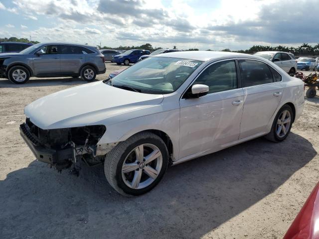 2013 VOLKSWAGEN PASSAT SE, 