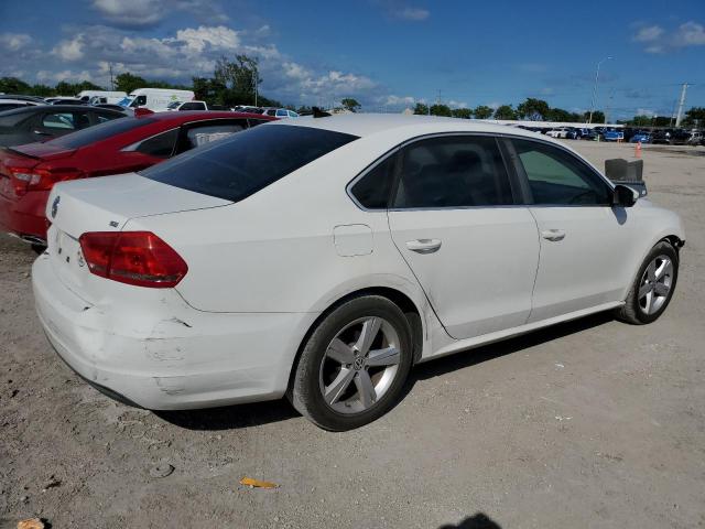 1VWBP7A39DC102808 - 2013 VOLKSWAGEN PASSAT SE WHITE photo 3