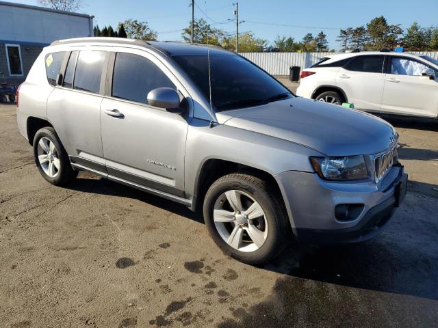 1C4NJDEB9GD775761 - 2016 JEEP COMPASS LATITUDE GRAY photo 4