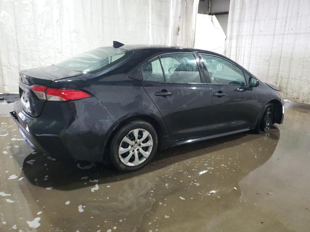 5YFEPMAE2MP235529 - 2021 TOYOTA COROLLA LE შავი ფოტო 3