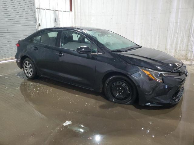 5YFEPMAE2MP235529 - 2021 TOYOTA COROLLA LE შავი ფოტო 4