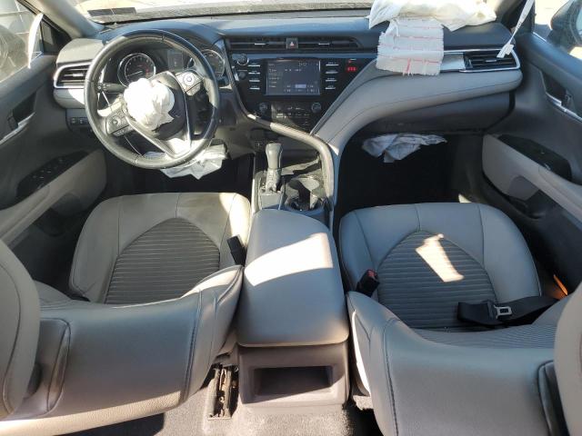 4T1B11HK6JU020812 - 2018 TOYOTA CAMRY L GRAY photo 8