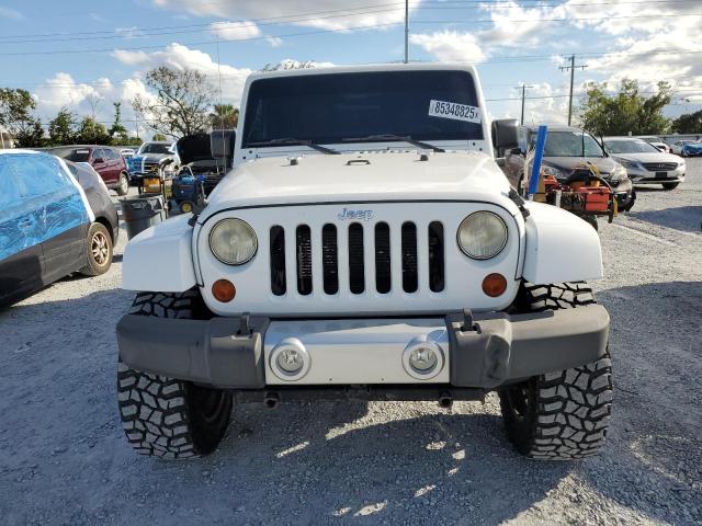1C4BJWEG5CL176205 - 2012 JEEP WRANGLER U SAHARA 白色 照片 5