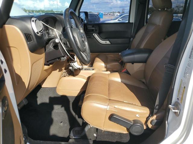 1C4BJWEG5CL176205 - 2012 JEEP WRANGLER U SAHARA 白色 照片 7