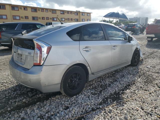 JTDKN3DUXD5575336 - 2013 TOYOTA PRIUS 银色 照片 3