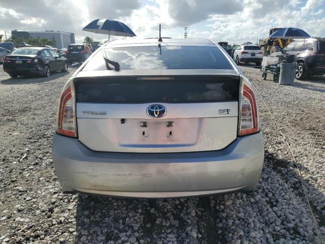 JTDKN3DUXD5575336 - 2013 TOYOTA PRIUS 银色 照片 6