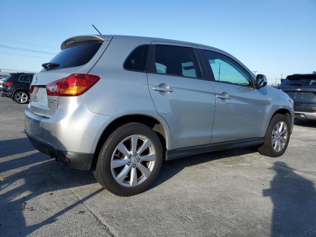 4A4AP3AU5FE060587 - 2015 MITSUBISHI OUTLANDER ES SILVER photo 3