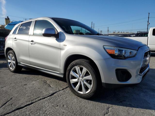 4A4AP3AU5FE060587 - 2015 MITSUBISHI OUTLANDER ES SILVER photo 4