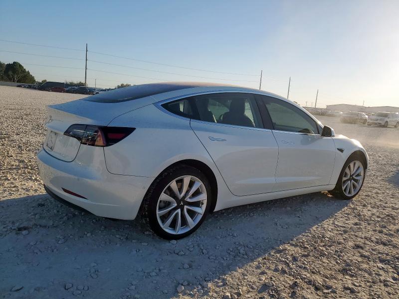 5YJ3E1EA6HF000216 - 2017 TESLA MODEL 3 WHITE photo 3