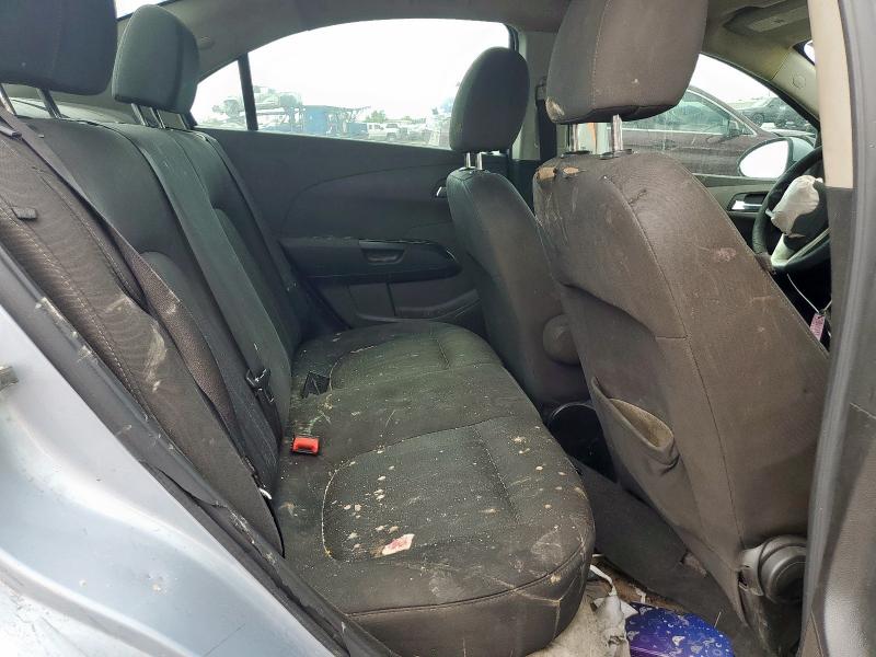 1G1JD5SH3J4134920 - 2018 CHEVROLET SONIC LT 银色 照片 19