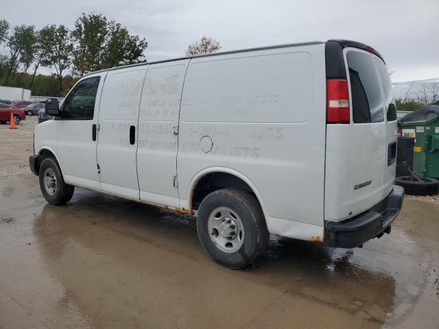 1GCHG35K281218554 - 2008 CHEVROLET EXPRESS G3 WHITE photo 2