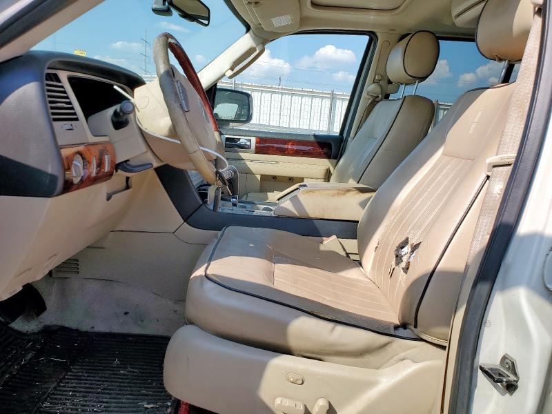 5LMFU28566LJ18287 - 2006 LINCOLN NAVIGATOR كريمي صورة 7