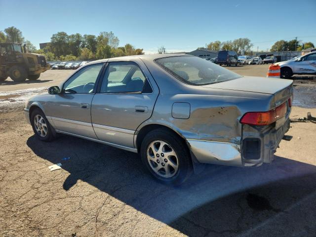 JT2BF22KX10296110 - 2001 TOYOTA CAMRY CE GRAY photo 2