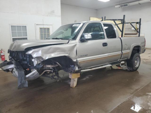 2001 CHEVROLET SILVERADO C2500 HEAVY DUTY, 