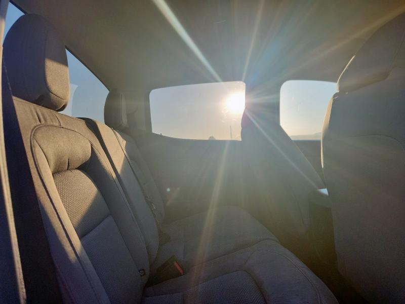 1GCGTBEN1M1270635 - 2021 CHEVROLET COLORADO WHITE photo 10