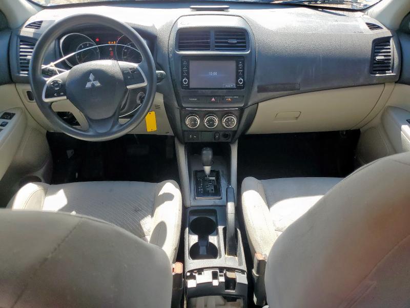 JA4APUAU0MU016653 - 2021 MITSUBISHI OUTLANDER ES WHITE photo 8