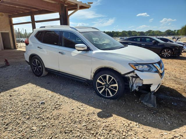 JN8AT2MT3JW491582 - 2018 NISSAN ROGUE S WHITE photo 4