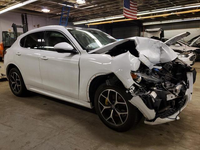 ZASPAKBN6M7D14076 - 2021 ALFA ROMEO STELVIO TI WHITE photo 4