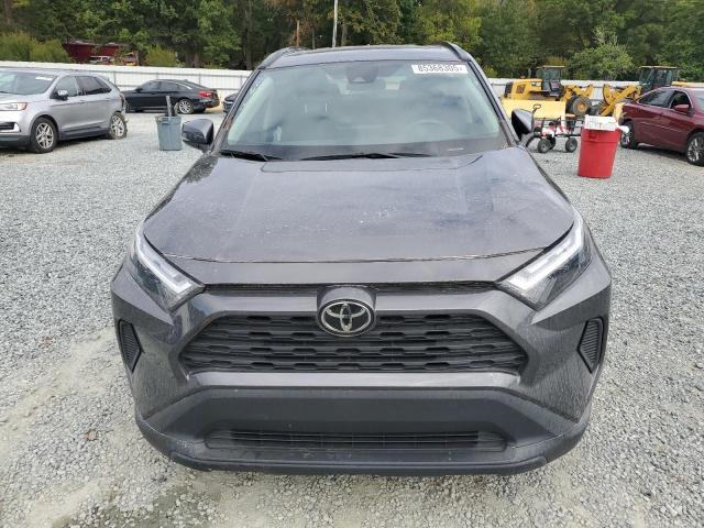 2T3W1RFV3PC231769 - 2023 TOYOTA RAV4 XLE Grau Foto 5