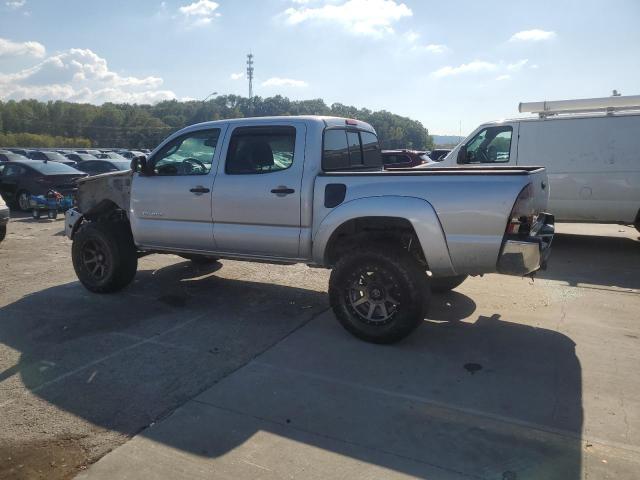 3TMLU4EN0DM106383 - 2013 TOYOTA TACOMA DOUBLE CAB SILVER photo 2
