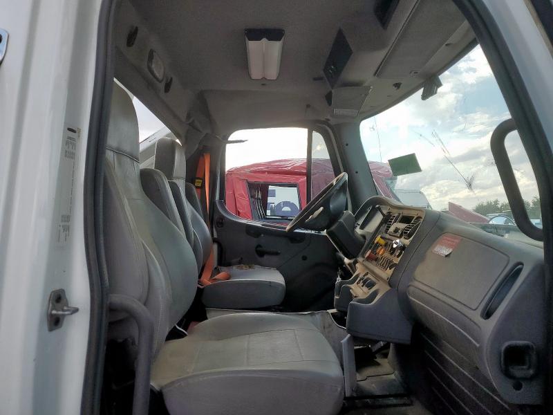 1FVACYFE9JHJW5940 - 2018 FREIGHTLINER M2 106 MEDIUM DUTY WHITE photo 11