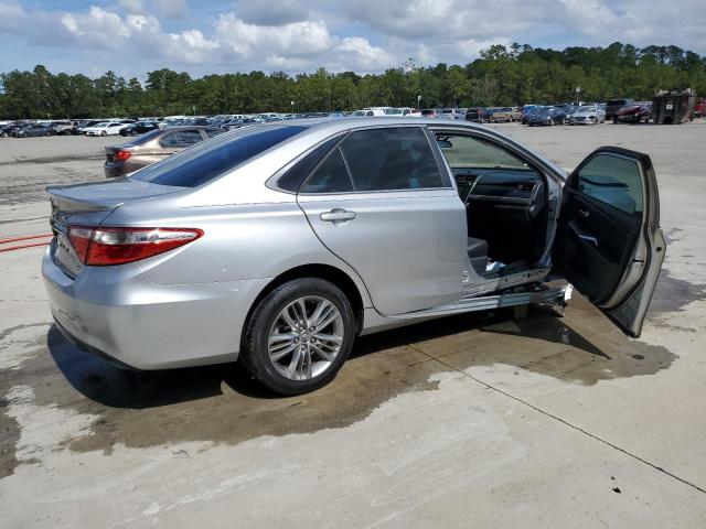 4T1BF1FK9FU095502 - 2015 TOYOTA CAMRY LE SILVER photo 3