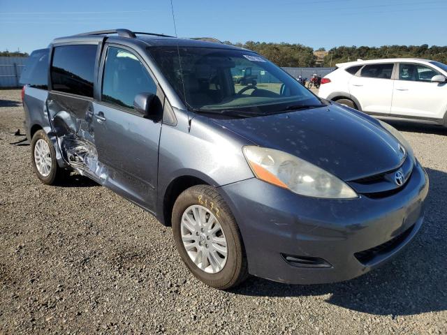 5TDDK4CC5AS030943 - 2010 TOYOTA SIENNA XLE ნაცრისფერი ფოტო 4