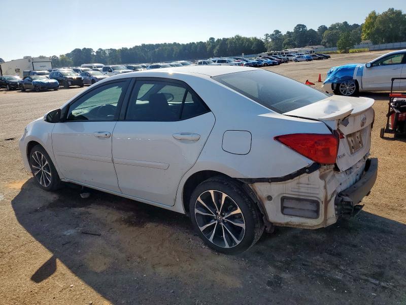 5YFBURHE4JP784045 - 2018 TOYOTA COROLLA L WHITE photo 2