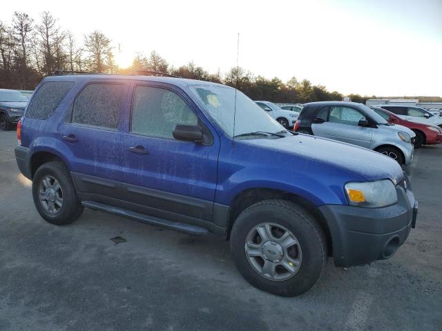 1FMCU92Z95KD13833 - 2005 FORD ESCAPE XLS BLUE photo 4