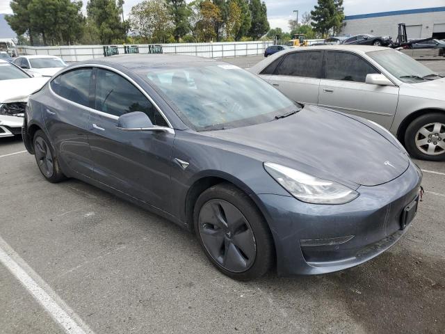 5YJ3E1EA6JF018883 - 2018 TESLA MODEL 3 Черный фото 4
