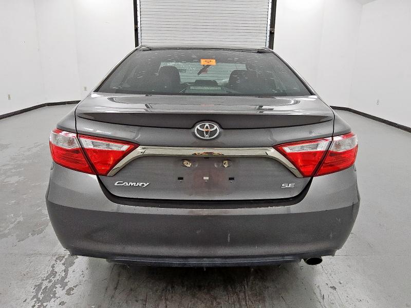 4T1BF1FK0GU145947 - 2016 TOYOTA CAMRY LE GRAY photo 6